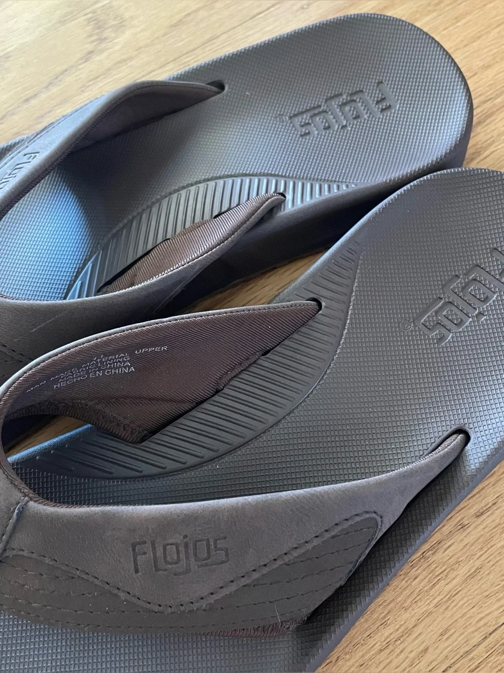 Flojos Men's Dark Brown Comfort Flip Flops  size 11